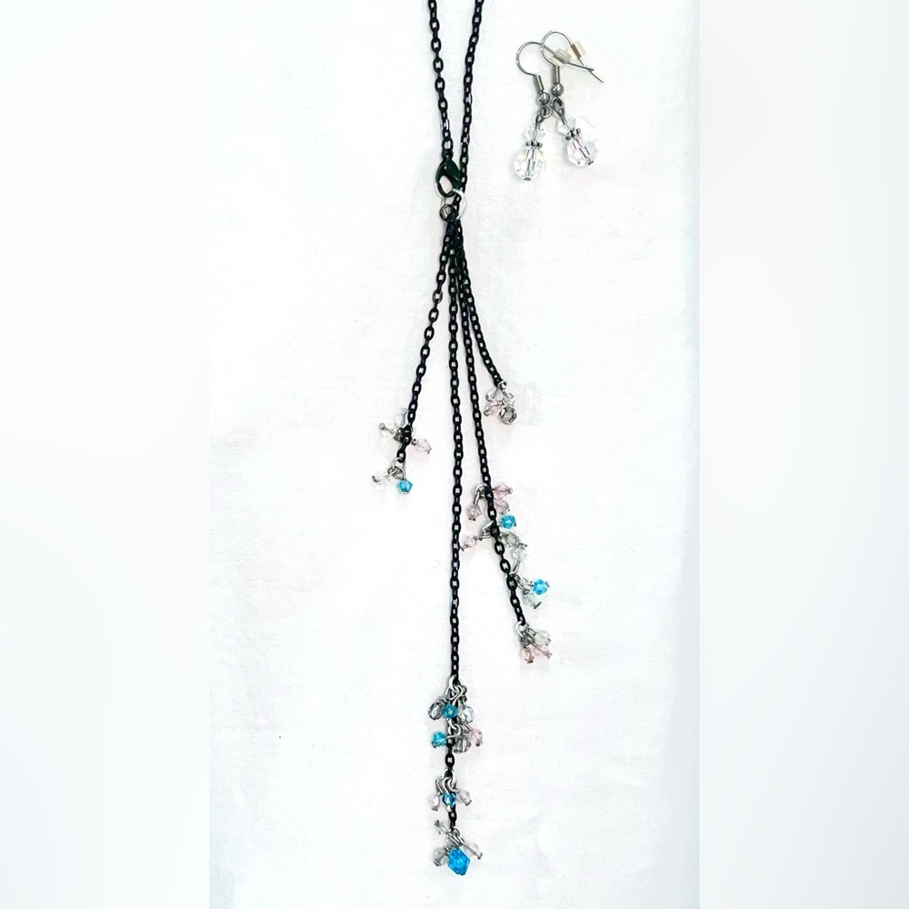 LIKE NEW! 💎 Crystal necklace and earrings!